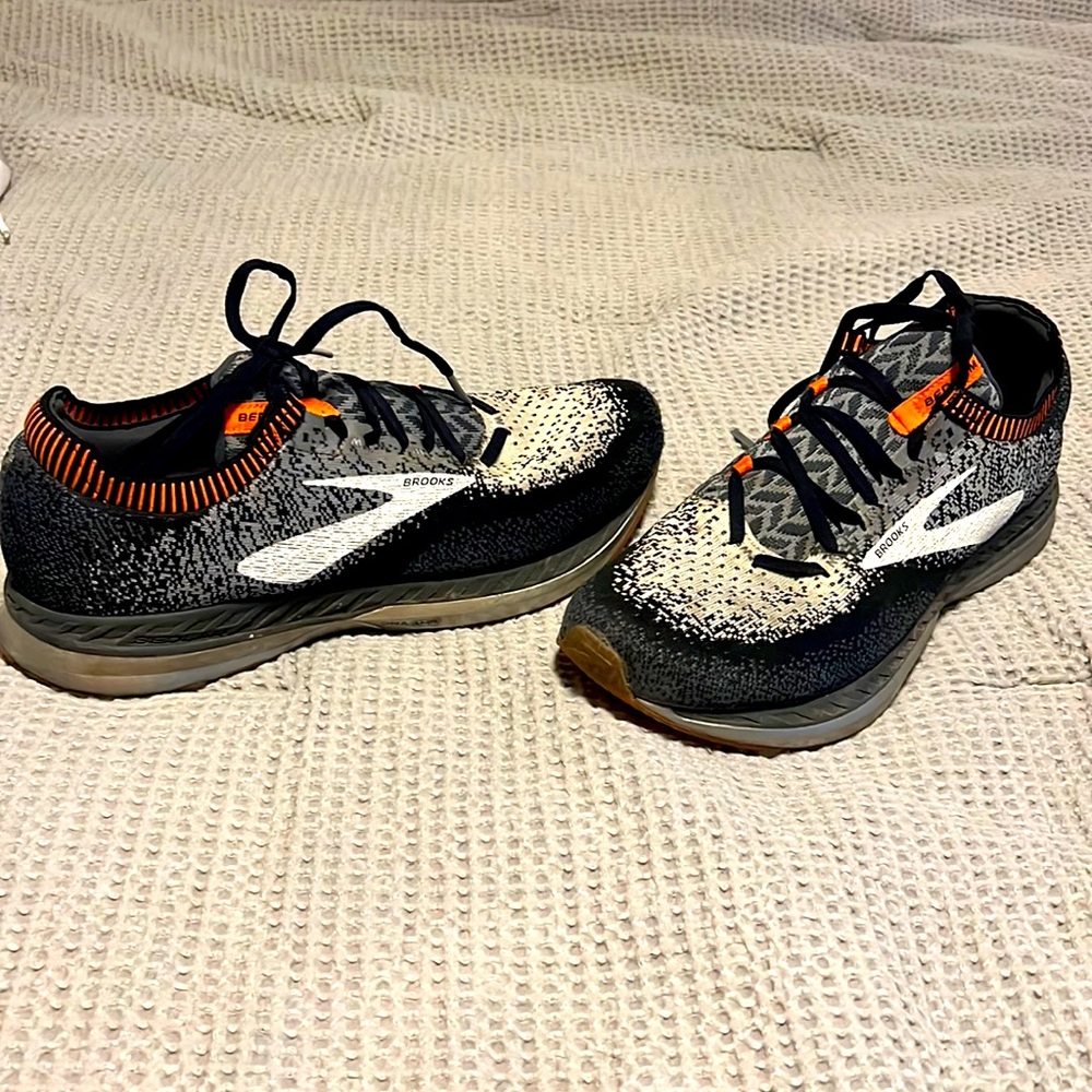 Brooks mens 11 running shoe